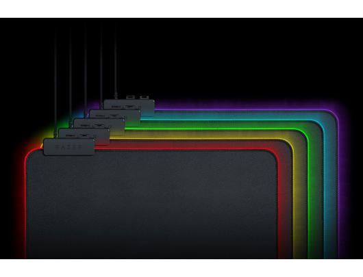 Žaidimų pelės kilimėlis Razer Soft with Chroma RZ02-02500300-R3M1