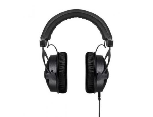 Ausinės Beyerdynamic Monitoring for drummers and FOH-Engineers DT 770 M apgaubiančios ausis