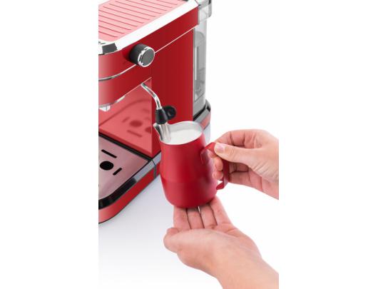 Kavos aparatas ETA Espresso coffee maker ETA618190030 Storio Pump pressure 20 bar Built-in milk frother Table 1350 W Red