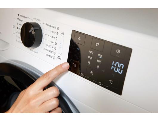 Skalbimo mašina Gorenje Washing Machine WNEI84BS Energy efficiency class B Front loading Washing capacity 8 kg 1400 RPM Depth 54.5 cm Width 60 cm Dis